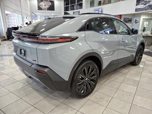 Cement 2026 Toyota C-HR XSE