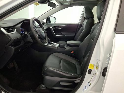Super White 2019 Toyota RAV4 Hybrid XLE