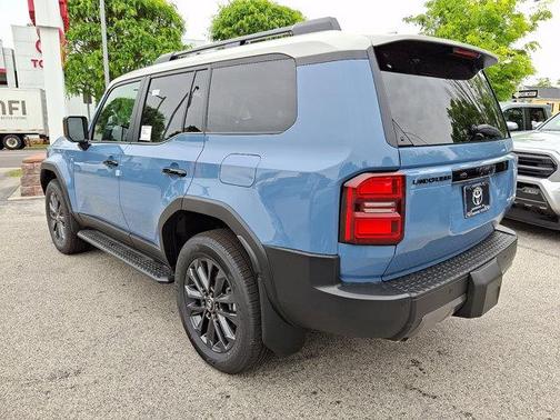 Heritage Blue/Grayscape 2026 Toyota Land Cruiser Base