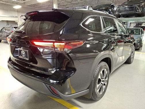 2025 Toyota Highlander XLE