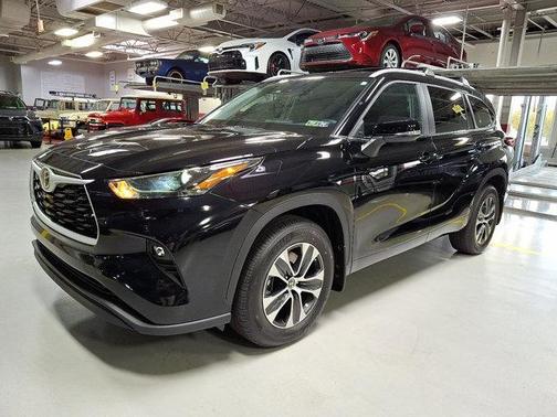 2025 Toyota Highlander XLE