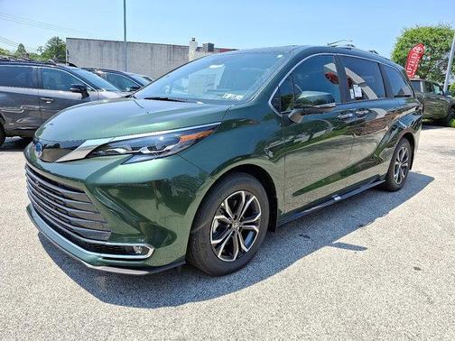 2025 Toyota Sienna Platinum 7 Passenger