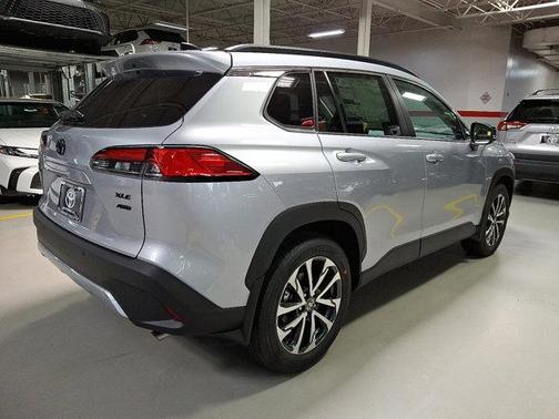 2025 Toyota Corolla Cross XLE