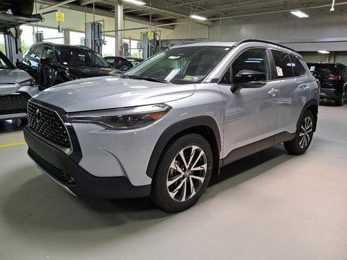 2025 Toyota Corolla Cross XLE