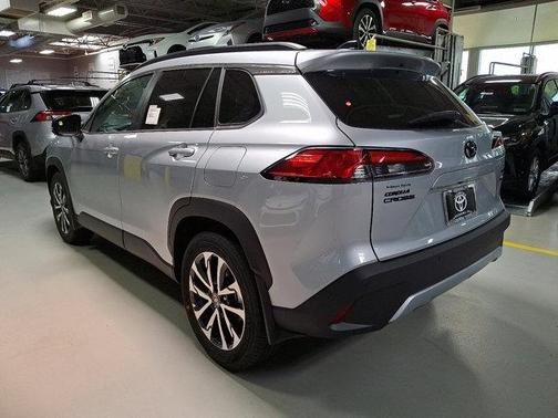 2025 Toyota Corolla Cross XLE