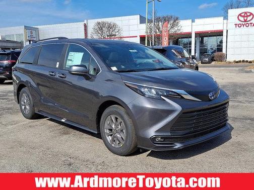 2025 Toyota Sienna XLE