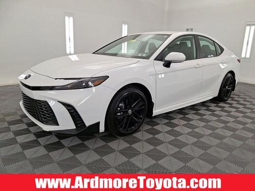 Ice Cap 2026 Toyota Camry SE