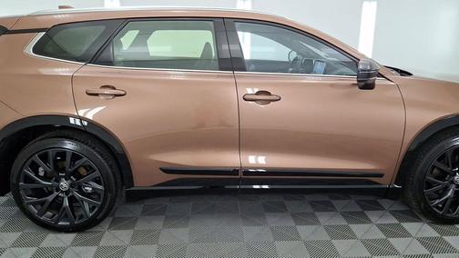 Bronze Age 2025 Toyota Crown Signia Limited