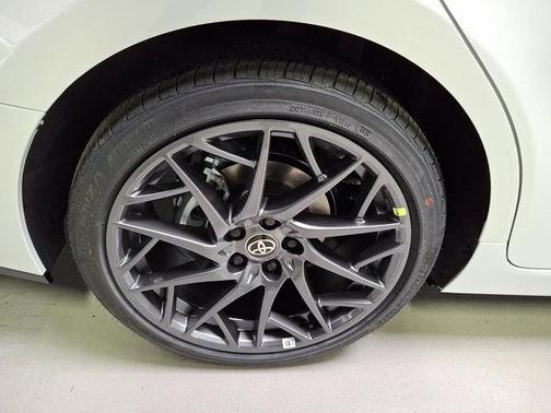 Wind Chill Pearl 2026 Toyota Camry XLE