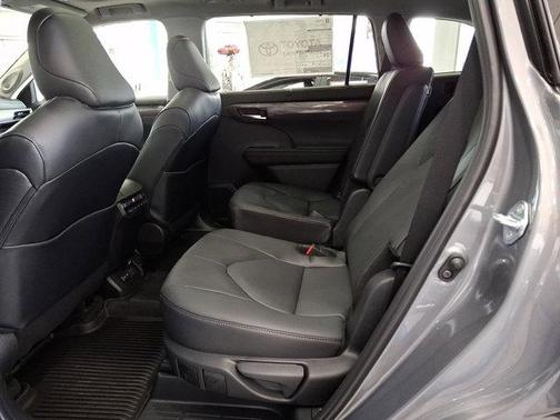 Heavy Metal 2026 Toyota Highlander Platinum