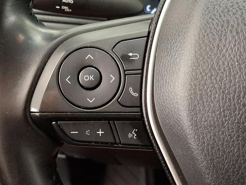 Black 2023 Toyota Venza LE