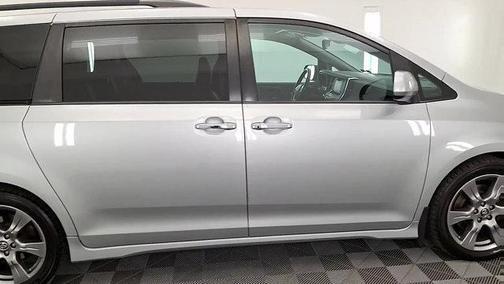 2019 Toyota Sienna SE