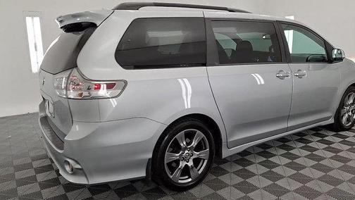 2019 Toyota Sienna SE