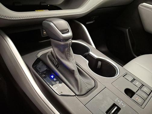 Celestial Silver Metallic 2023 Toyota Highlander XLE