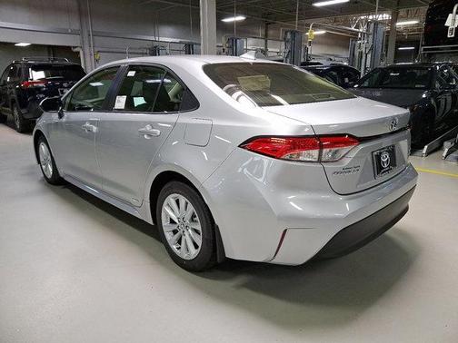 2025 Toyota Corolla Hybrid LE