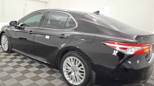 2020 Toyota Camry Hybrid XLE