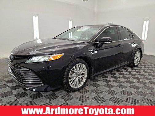 2020 Toyota Camry Hybrid XLE