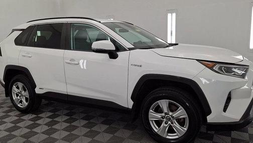 2020 Toyota RAV4 Hybrid XLE