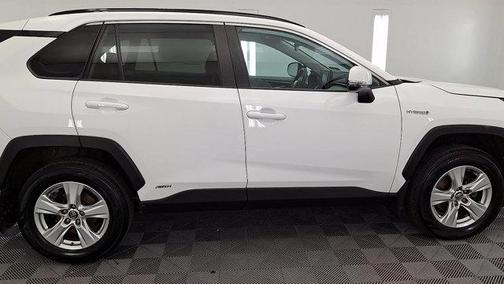 2020 Toyota RAV4 Hybrid XLE