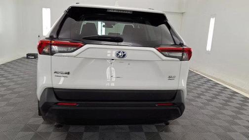 2020 Toyota RAV4 Hybrid XLE