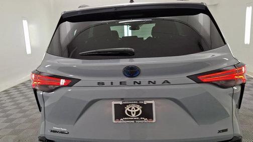 Cement 2025 Toyota Sienna XSE 7 Passenger