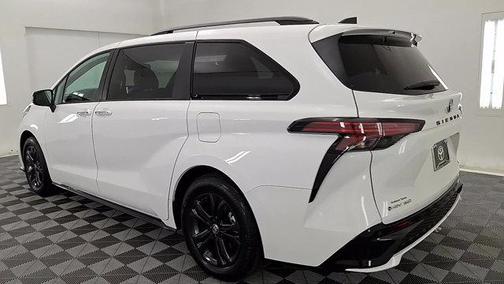 2025 Toyota Sienna XSE 7 Passenger