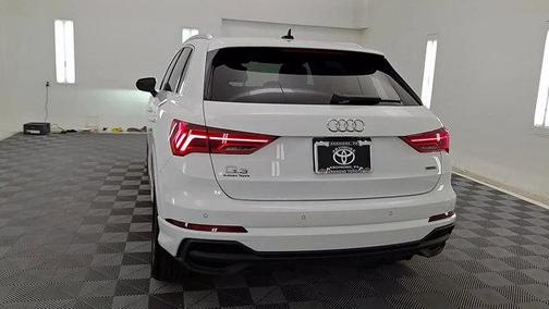 2024 Audi Q3 Premium 45 TFSI S line quattro Tiptronic