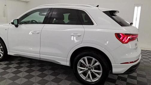 2024 Audi Q3 Premium 45 TFSI S line quattro Tiptronic