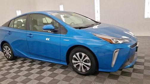 2022 Toyota Prius LE
