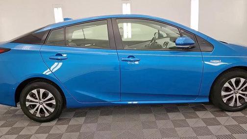 2022 Toyota Prius LE