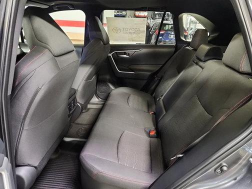 2025 Toyota RAV4 Hybrid SE