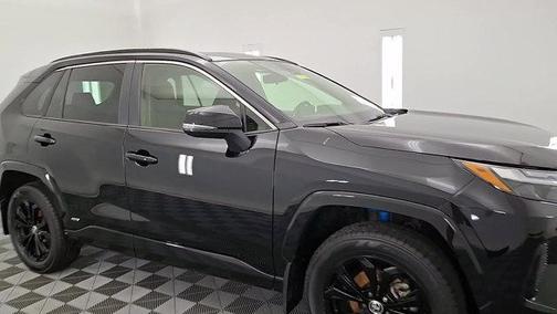 2023 Toyota RAV4 Hybrid SE