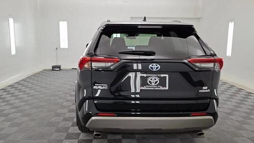 2023 Toyota RAV4 Hybrid SE