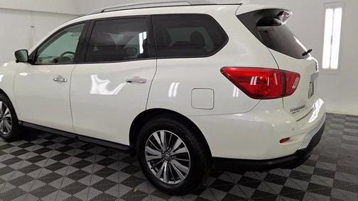 2020 Nissan Pathfinder SL