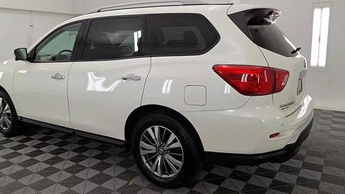 2020 Nissan Pathfinder SL