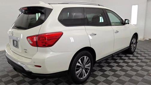 2020 Nissan Pathfinder SL