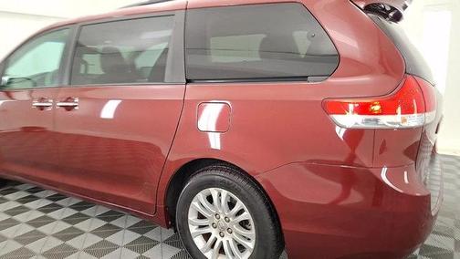 2012 Toyota Sienna XLE