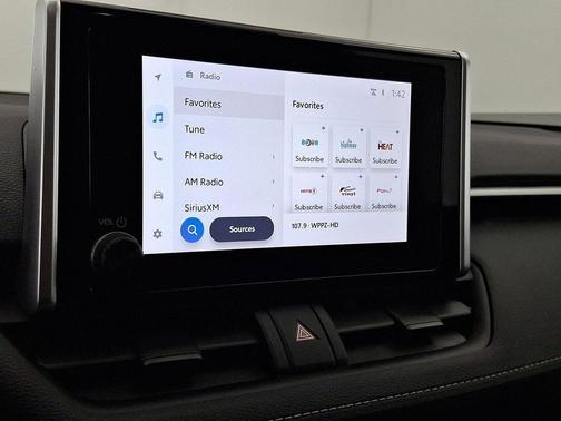 Ice Cap 2023 Toyota RAV4 XLE