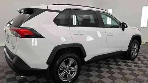 Ice Cap 2023 Toyota RAV4 XLE