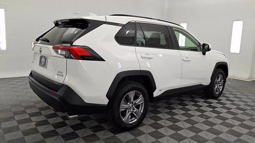 2022 Toyota RAV4 Hybrid XLE