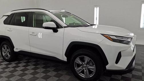 2022 Toyota RAV4 Hybrid XLE