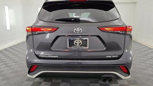 2022 Toyota Highlander XSE