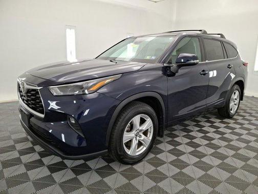 2022 Toyota Highlander LE