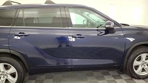 2022 Toyota Highlander LE