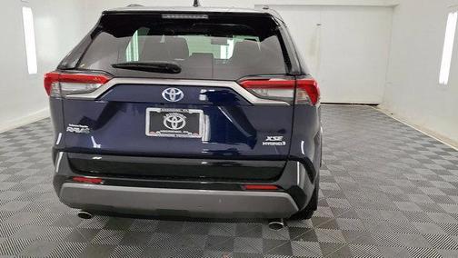 2019 Toyota RAV4 Hybrid SE