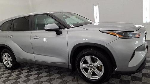 2024 Toyota Highlander LE