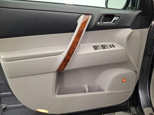 Gray 2012 Toyota Highlander Limited