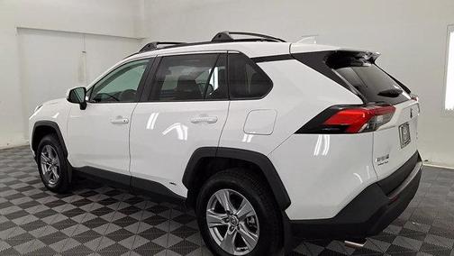 2022 Toyota RAV4 Hybrid XLE