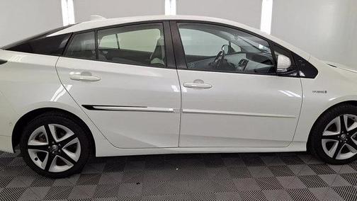 2017 Toyota Prius Four Touring