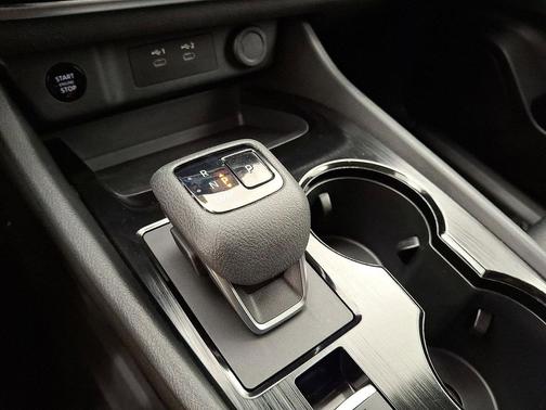 Everest White Pearl 2024 Nissan Rogue SV